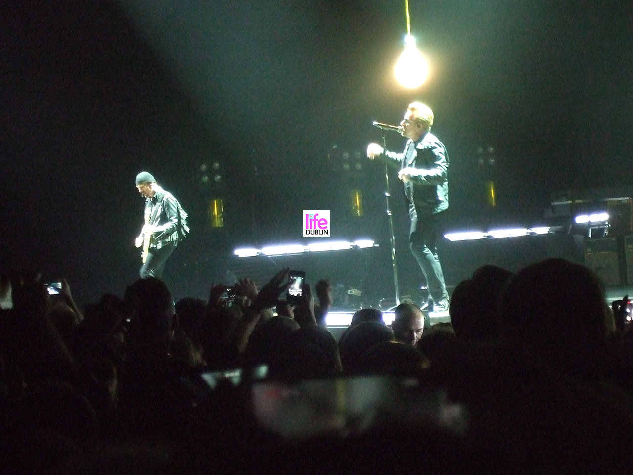 Concert U2 Bono Vox live on stage